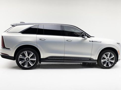 Used 2025 Cadillac Escalade IQ Luxury 2 image 15