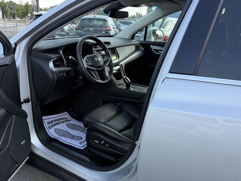 Used 2017 Cadillac XT5 Luxury FWD image 8