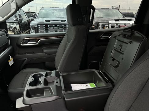 New 2026 GMC Sierra 1500 Elevation image 17