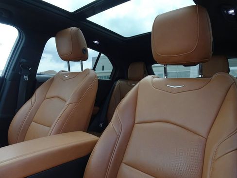 Used 2019 Cadillac XT4 Premium Luxury AWD/4WD image 10