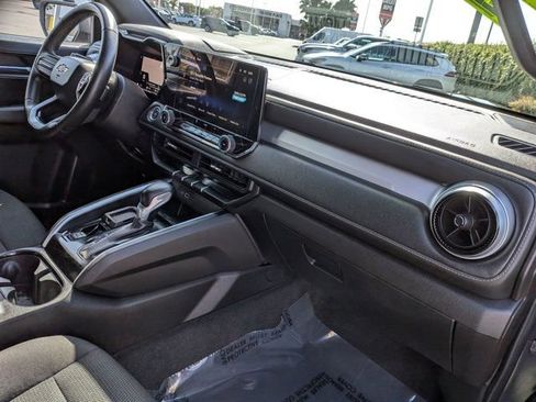 Used 2024 Chevrolet Colorado LT RWD image 6