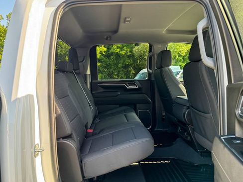 Used 2024 Chevrolet Silverado 2500 LT AWD/4WD image 18