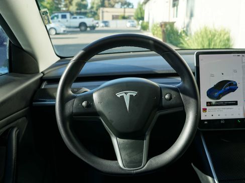 Used 2019 Tesla Model 3 Standard Range Plus RWD image 39