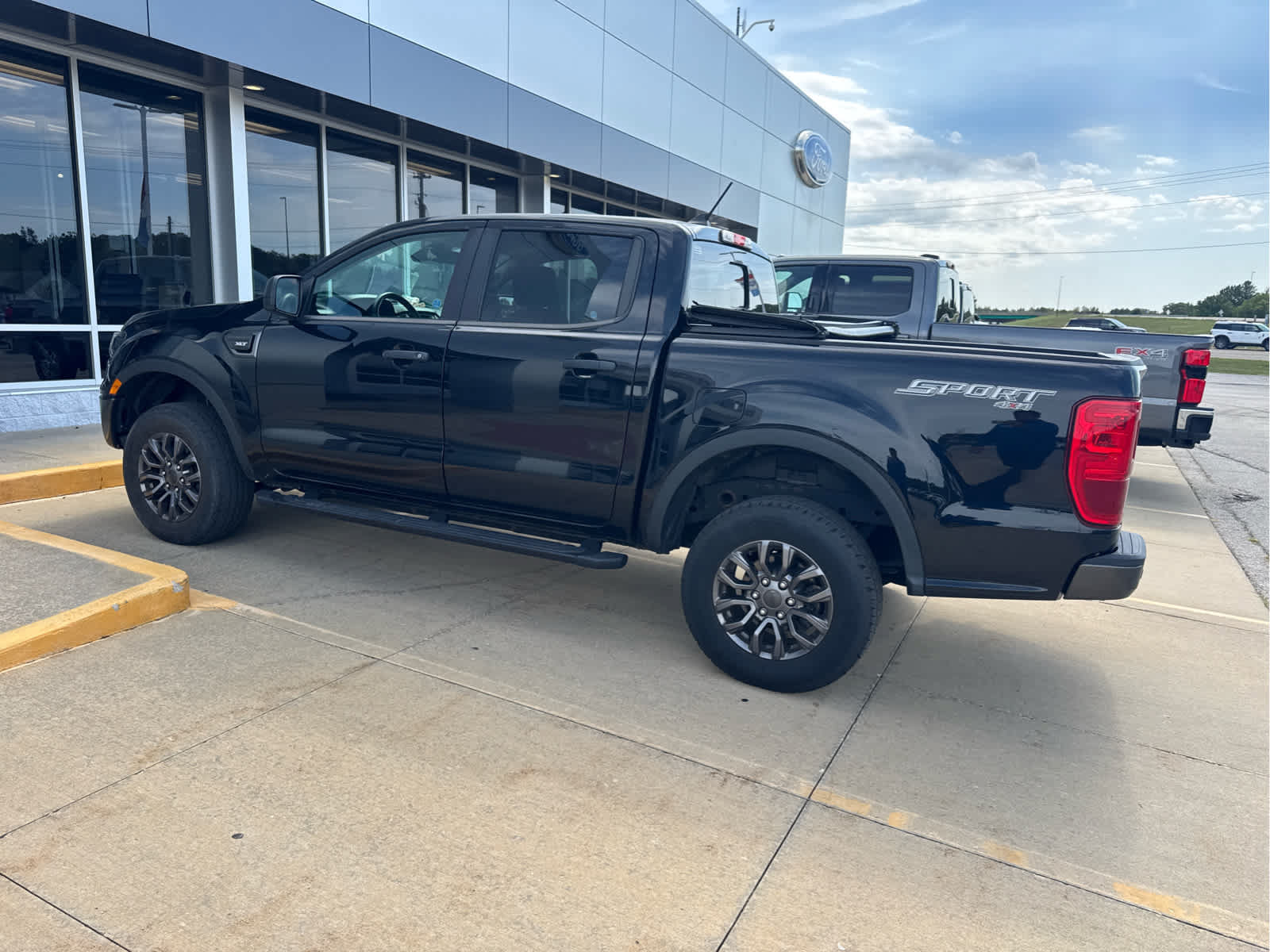 Used 2021 Ford Ranger XLT w/ Equipment Group 302A High AWD/4WD image 2
