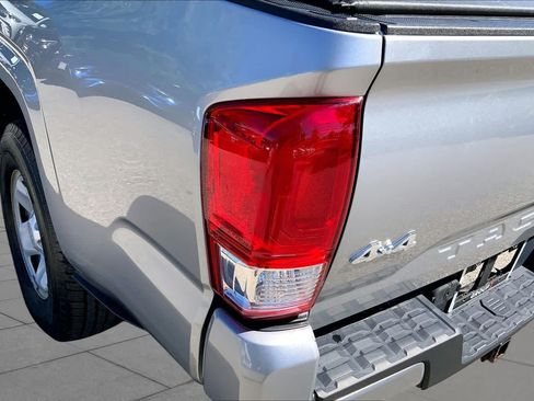 Used 2016 Toyota Tacoma SR w/ Towing Package AWD/4WD image 28