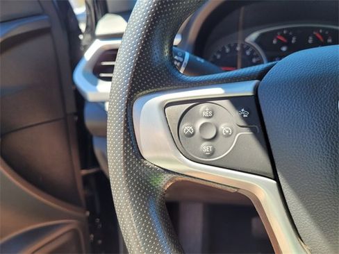 Used 2022 GMC Acadia SLE image 24