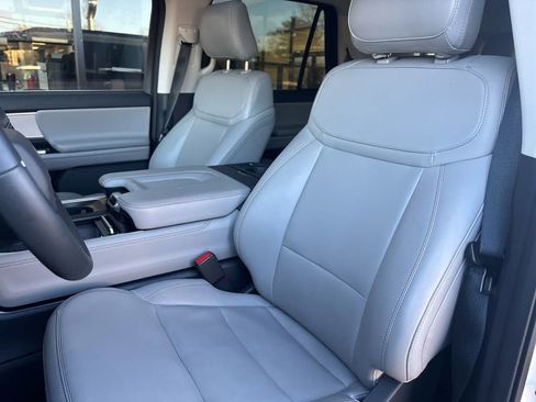 Used 2025 Ford Expedition Active image 20