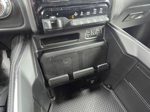 Used 2022 RAM 1500 Limited w/ Body-Colour Bumper Group AWD/4WD image 22
