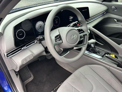 Used 2024 Hyundai Elantra SEL FWD image 6