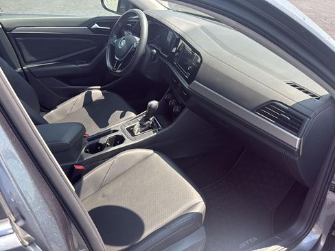 Used 2020 Volkswagen Jetta SE w/ SE Cold Weather Package FWD image 10