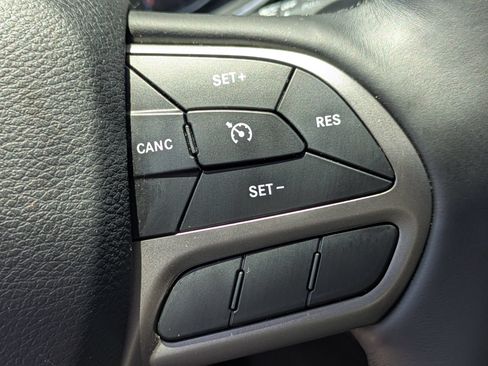 Used 2019 Jeep Cherokee Limited AWD/4WD image 17