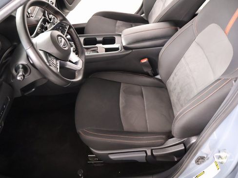 Used 2025 Nissan Sentra SR image 10