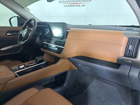 Used 2025 Nissan Pathfinder Platinum w/ Cargo Package FWD image 38