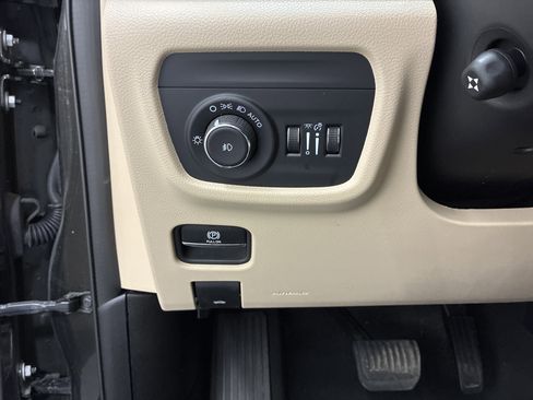 Certified 2024 Jeep Grand Cherokee L Limited w/ Luxury Tech Group II AWD/4WD image 20