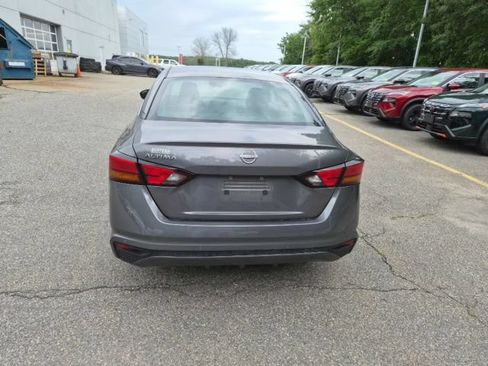 Used 2024 Nissan Altima 2.5 S FWD image 6