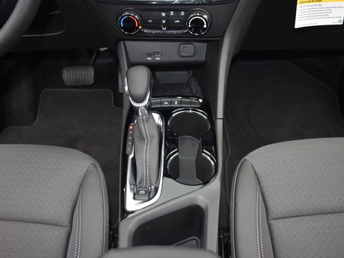 Used 2025 Buick Encore GX Preferred image 19