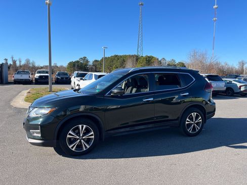 Used 2019 Nissan Rogue SV w/ Premium Package image 5