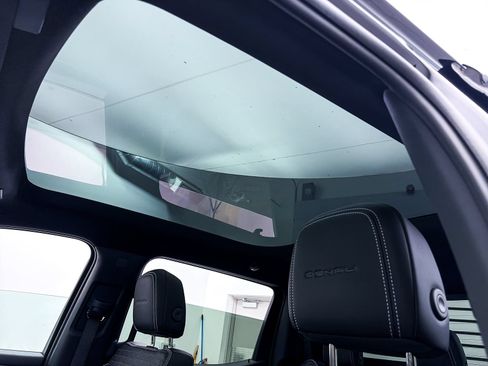 Used 2025 GMC Sierra EV Denali AWD/4WD image 5