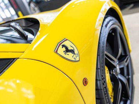 Used 2015 Ferrari 458 Speciale Coupe RWD image 34