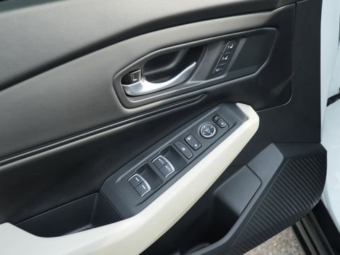 Used 2023 Honda Accord EX-L image 14