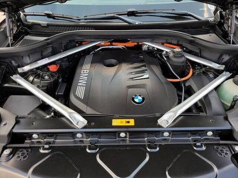 New 2026 BMW X5 xDrive50e image 13