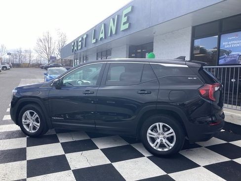 Used 2024 GMC Terrain SLE image 6