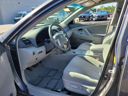 Used 2011 Toyota Camry LE w/ LE Extra-Value Pkg FWD image 15