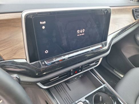 Used 2025 Volkswagen Atlas SE FWD image 6