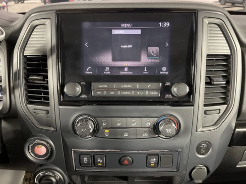 Used 2024 Nissan Titan SV image 23