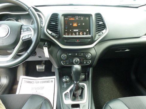Used 2014 Jeep Cherokee Trailhawk AWD/4WD image 26