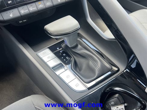 Used 2025 Hyundai Elantra SEL FWD image 10