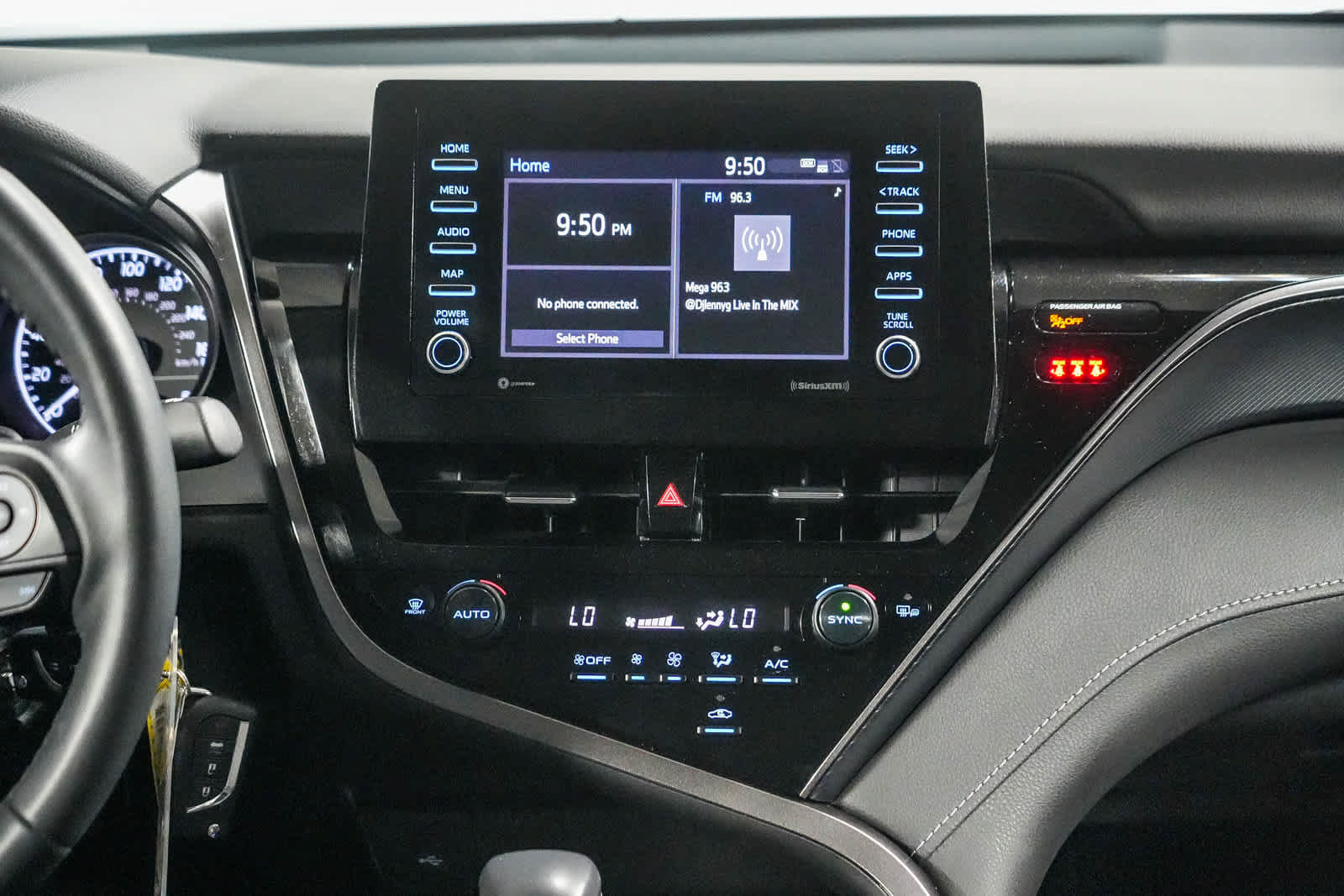 Certified 2024 Toyota Camry SE FWD image 13