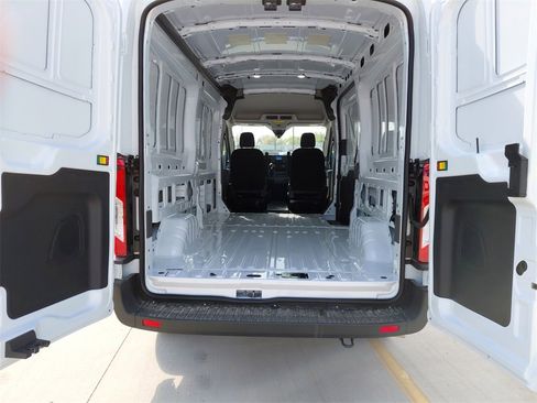 New 2025 Ford Transit 250 148 Medium Roof image 23