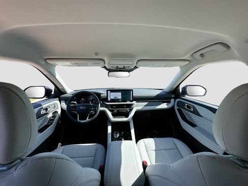 New 2026 Ford Explorer Platinum AWD/4WD image 16