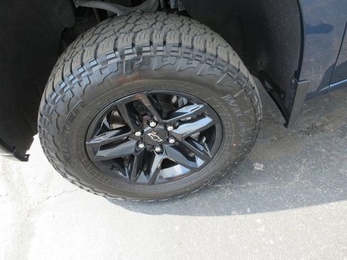 Certified 2019 Chevrolet Silverado 1500 LT Trail Boss AWD/4WD image 17
