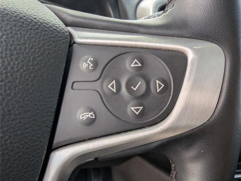 Used 2024 GMC Terrain SLT image 22