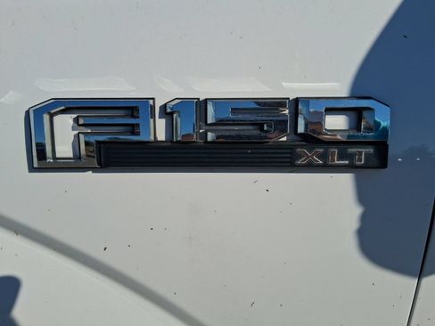 Used 2017 Ford F150 XLT w/ Equipment Group 302A Luxury AWD/4WD image 12