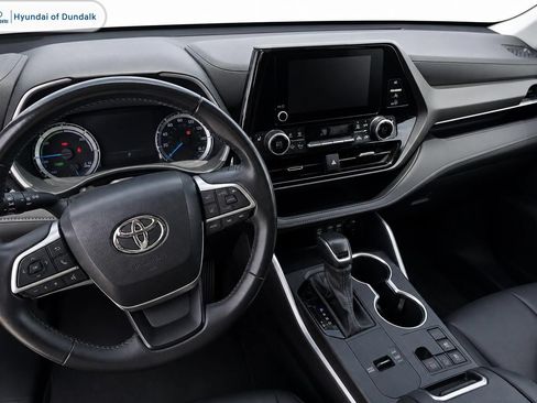 Used 2023 Toyota Highlander XLE FWD image 10