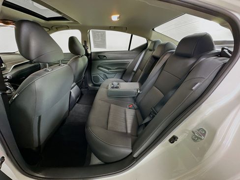 Used 2024 Nissan Altima 2.5 SV w/ SV Premium Package FWD image 28
