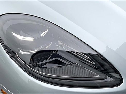 New 2025 Porsche Macan image 18