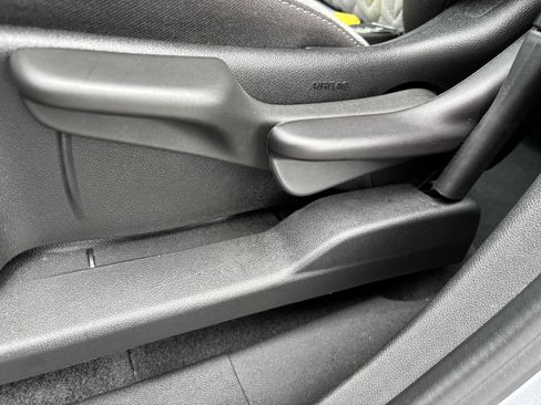 Used 2024 Chevrolet Equinox LS AWD/4WD image 17