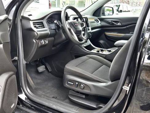 Used 2023 GMC Acadia SLE w/ Driver Convenience Package FWD image 13