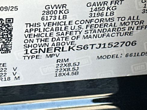 Used 2026 Chevrolet Traverse RS w/ LPO, Floor Liner Package FWD image 33