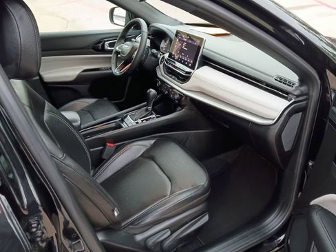 Used 2025 Jeep Compass Limited image 8