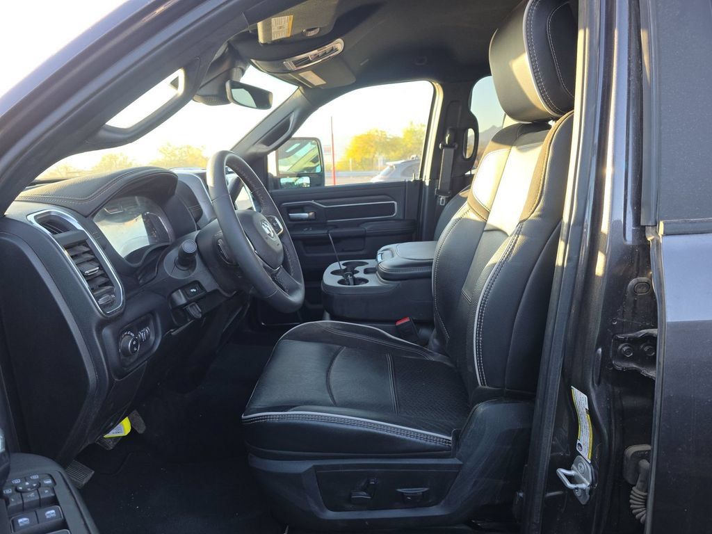 Used 2026 RAM 2500 Laramie AWD/4WD image 4
