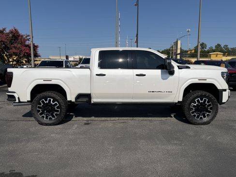 Used 2025 GMC Sierra 2500 Denali Ultimate AWD/4WD image 11