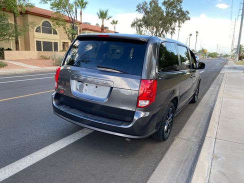 Used 2018 Dodge Grand Caravan SE FWD image 8
