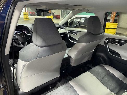 Used 2025 Toyota RAV4 XLE w/ Convenience Package AWD/4WD image 28