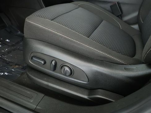 Used 2023 GMC Acadia SLE w/ Driver Convenience Package image 9