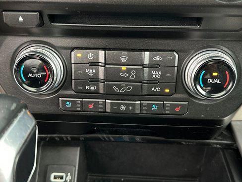 Used 2018 Ford F150 Platinum w/ Equipment Group 701A Luxury image 33